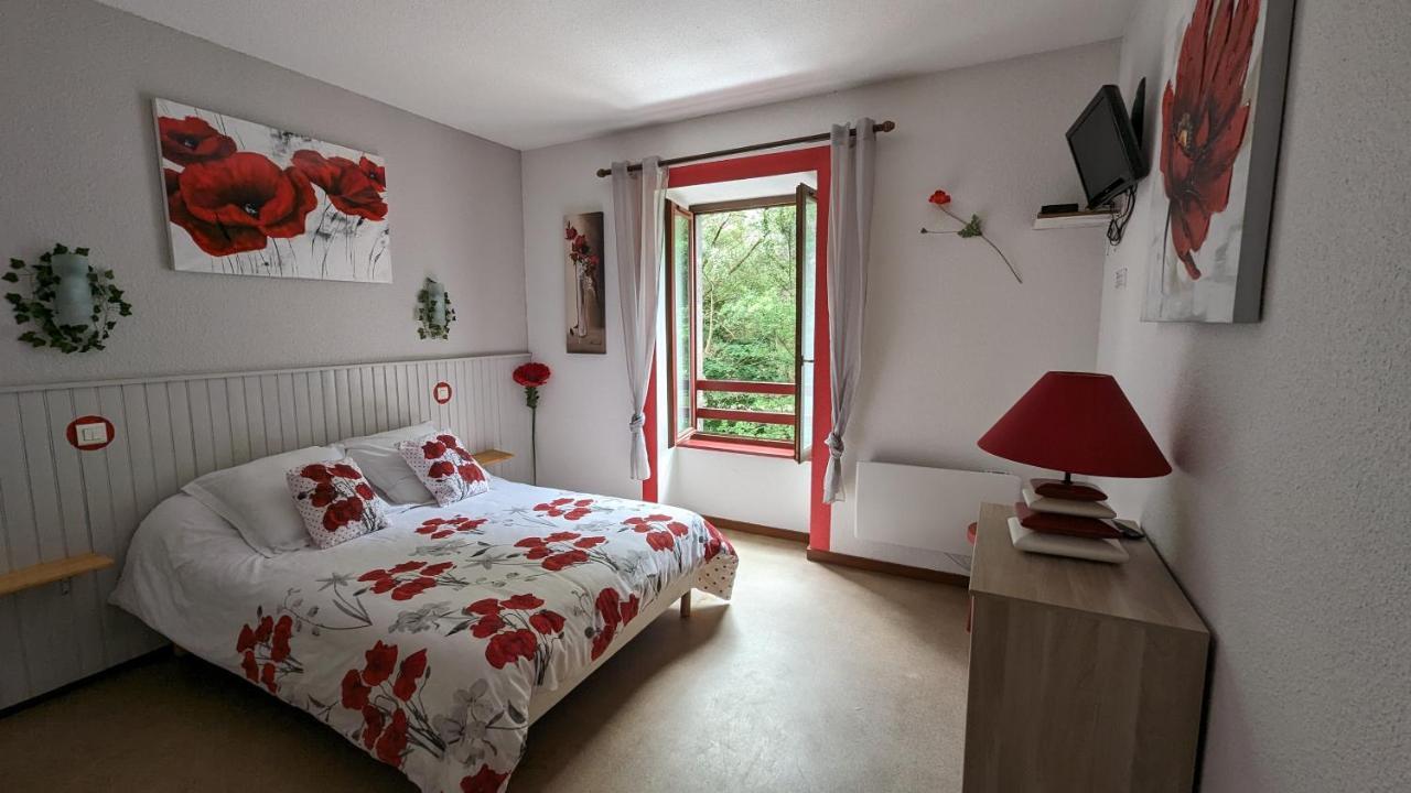 Chambres D'Hotes Les Lits Des Fees Saint-Floret Екстер'єр фото